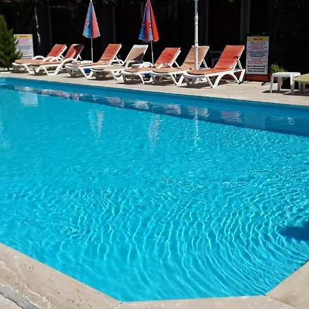 Aparthotel Arda *